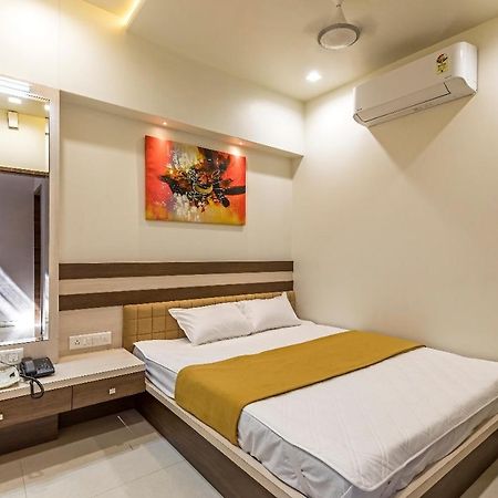 Hotel Rajlaxmi Grand Colhapur Exterior foto